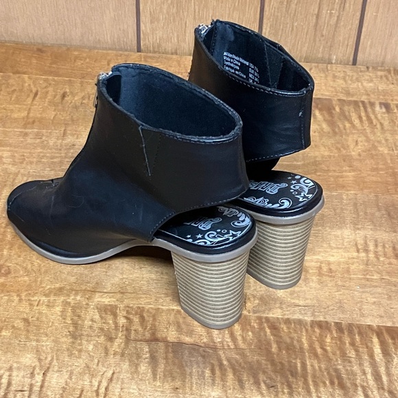 Open toe boots - Picture 2 of 8